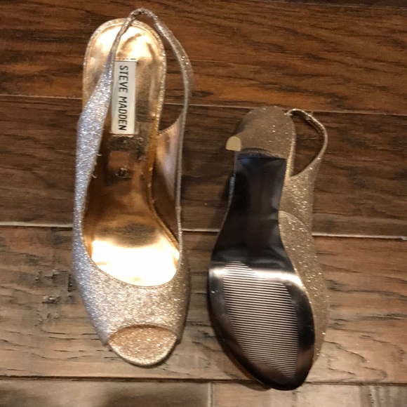 Steve Madden Gold Glitter Heels - Picture 6 of 8